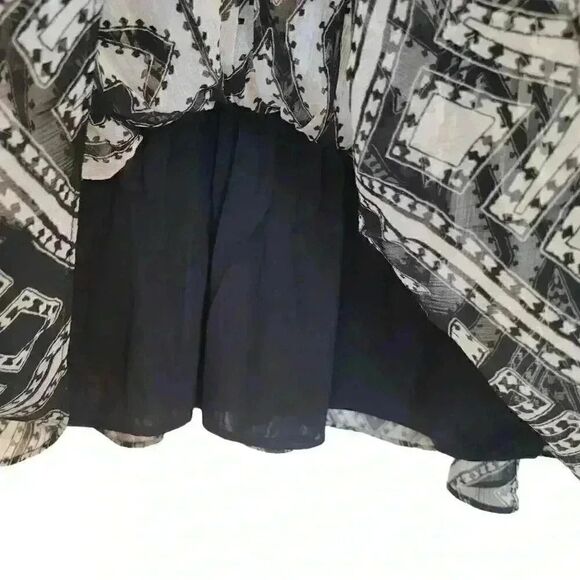 White House Black Market Women's Black & White Geometric Print Poly Georgette Li - Picture 4 of 9